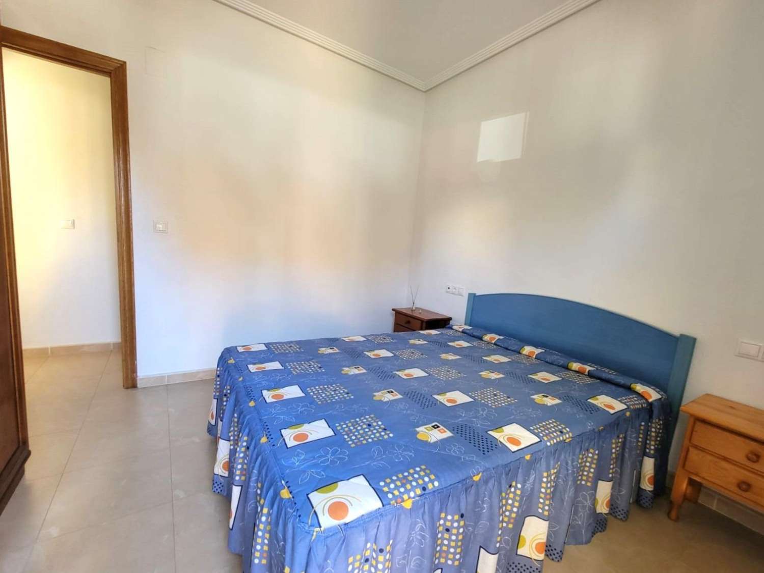 MEZZANIN LEJLIGHED MED PRIVAT HAVE, TERRASSE, SWIMMINGPOOL OG PARKERINGSPLADS 20 MINUTTER FRA LA MATA BEACH