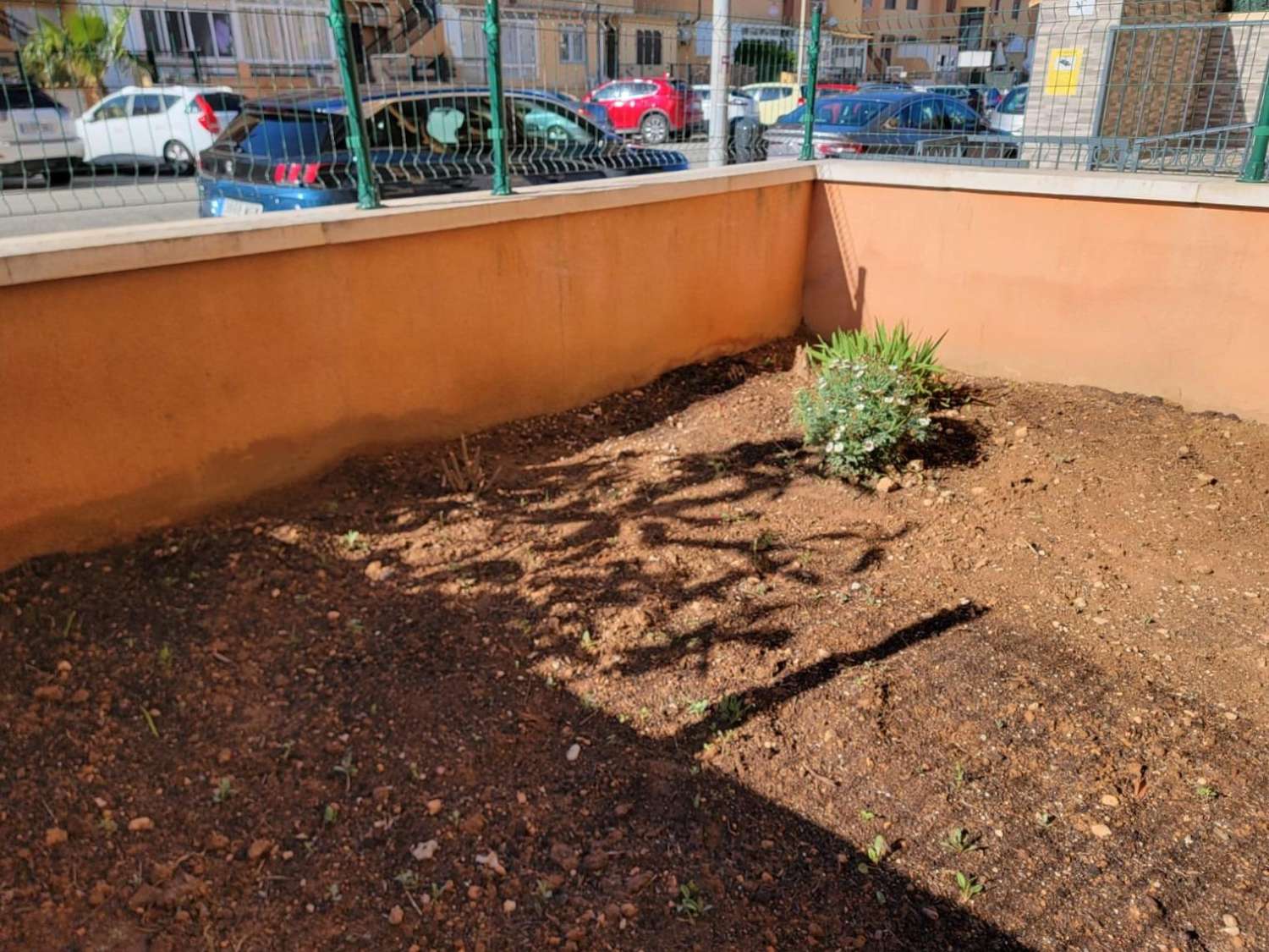 MEZZANIN LEJLIGHED MED PRIVAT HAVE, TERRASSE, SWIMMINGPOOL OG PARKERINGSPLADS 20 MINUTTER FRA LA MATA BEACH