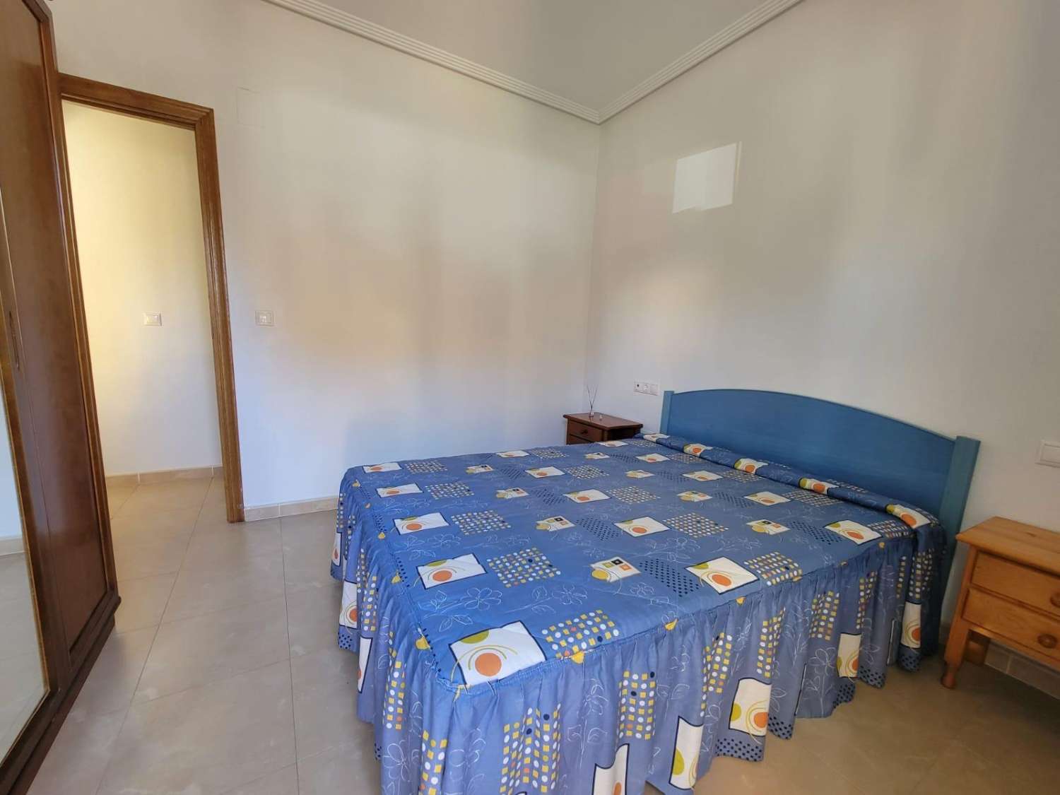MEZZANIN LEJLIGHED MED PRIVAT HAVE, TERRASSE, SWIMMINGPOOL OG PARKERINGSPLADS 20 MINUTTER FRA LA MATA BEACH
