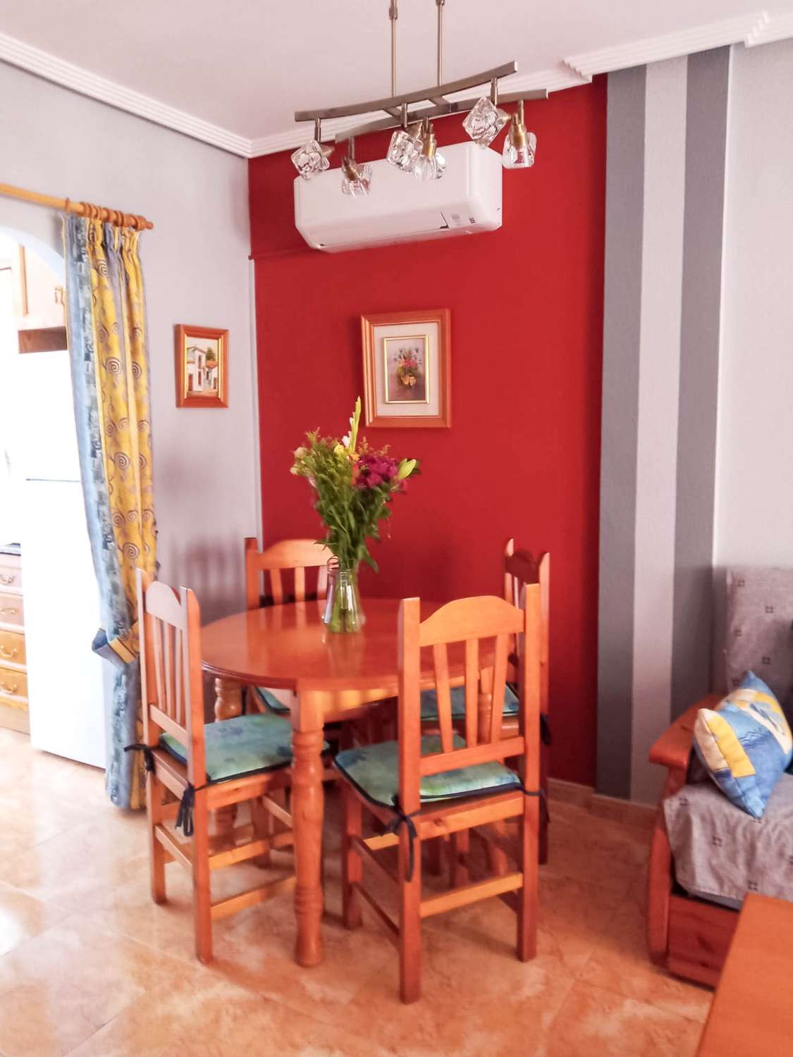 LYS PENTHOUSE BUNGALOW MED SOLARIUM, PRIVAT GRUND OG GARAGE TIL SALG I MOLINO-OMRÅDET – TORREVIEJA