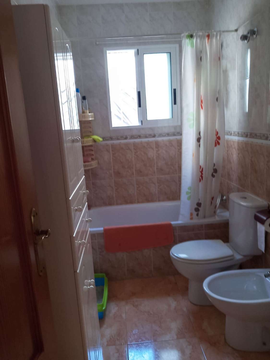 LYS PENTHOUSE BUNGALOW MED SOLARIUM, PRIVAT GRUND OG GARAGE TIL SALG I MOLINO-OMRÅDET – TORREVIEJA