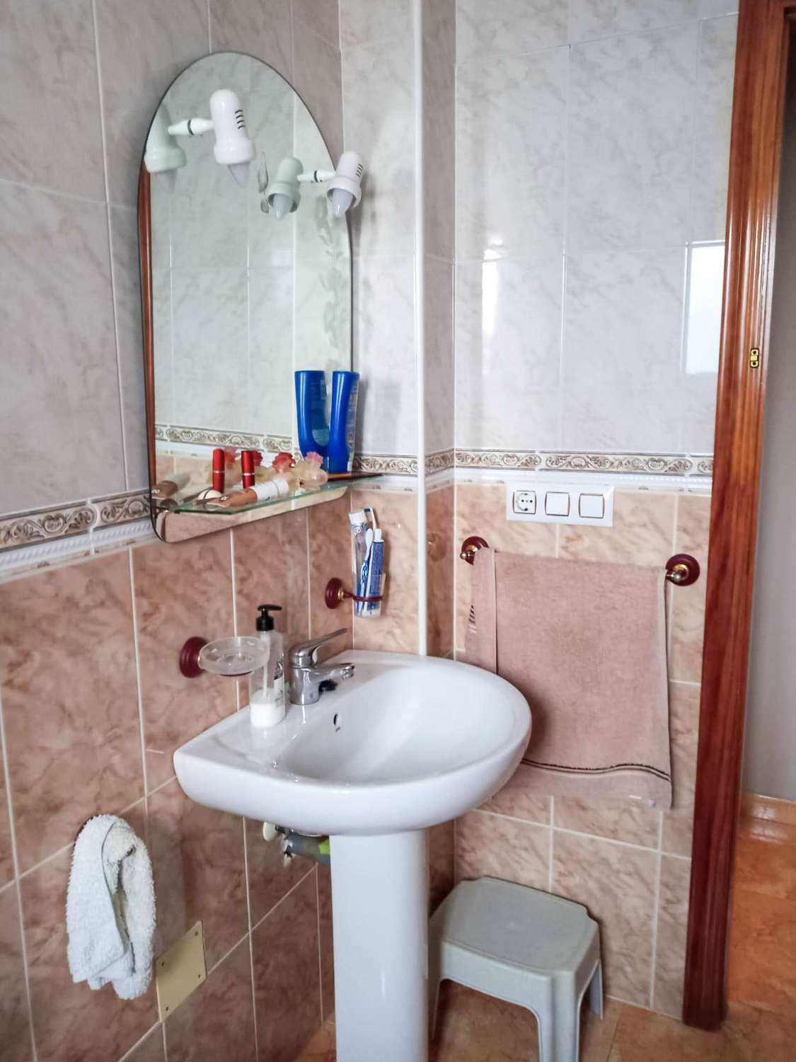 LYS PENTHOUSE BUNGALOW MED SOLARIUM, PRIVAT GRUND OG GARAGE TIL SALG I MOLINO-OMRÅDET – TORREVIEJA