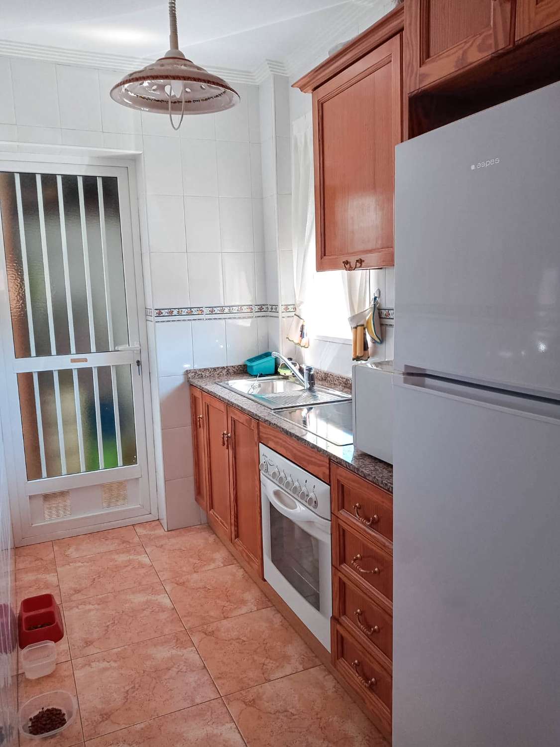 LYS PENTHOUSE BUNGALOW MED SOLARIUM, PRIVAT GRUND OG GARAGE TIL SALG I MOLINO-OMRÅDET – TORREVIEJA