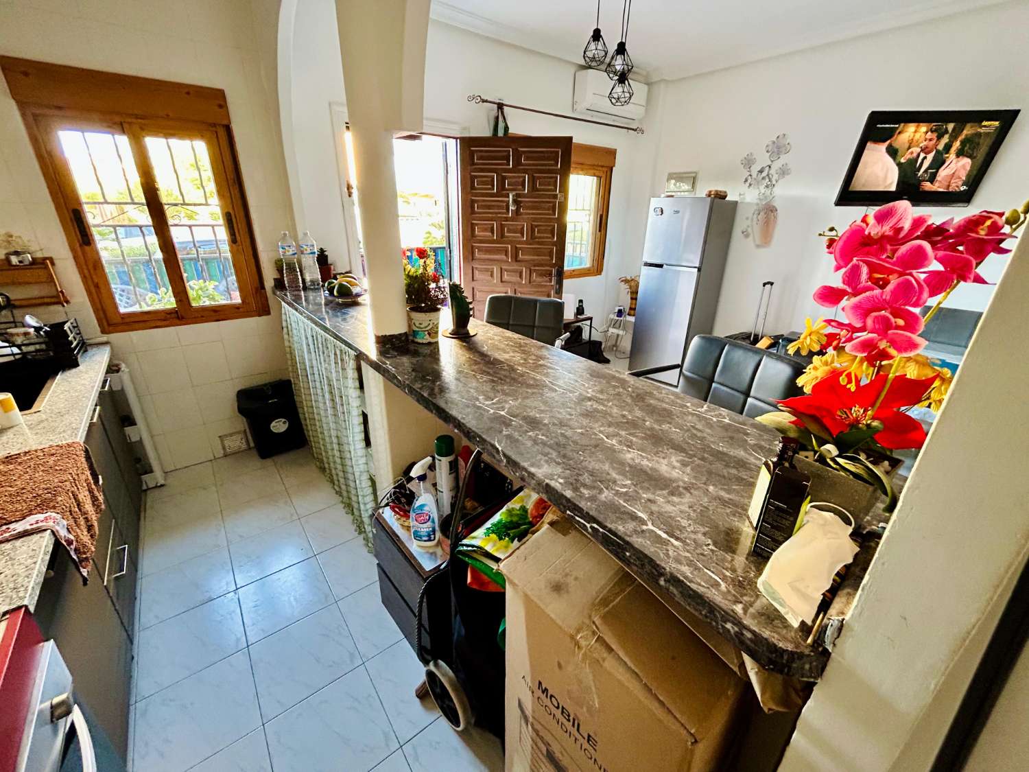 DUPLEX MED TERRASSE, BALKON OG FÆLLES POOL I PRIVAT BOLIG