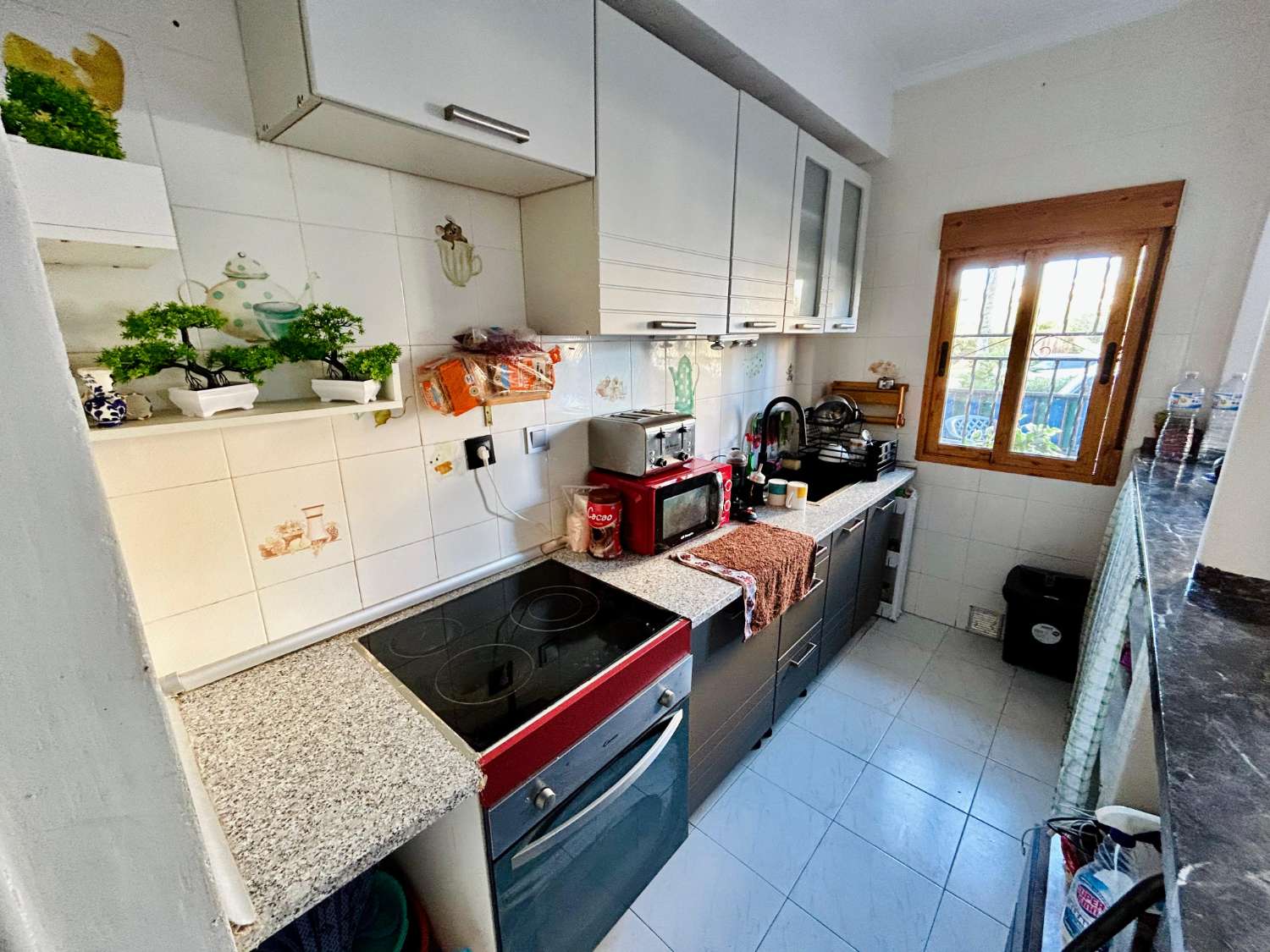DUPLEX MED TERRASSE, BALKON OG FÆLLES POOL I PRIVAT BOLIG
