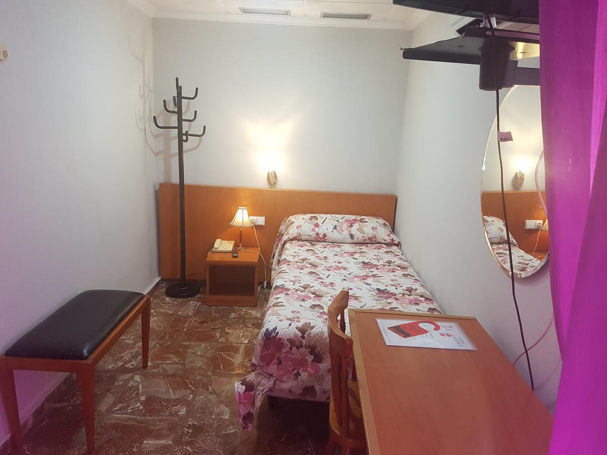 1-HVĚZDIČKOVÝ HOTEL 800 M OD MOŘE - NA KLÍČ A PŘIPRAVEN K POUŽITÍ!