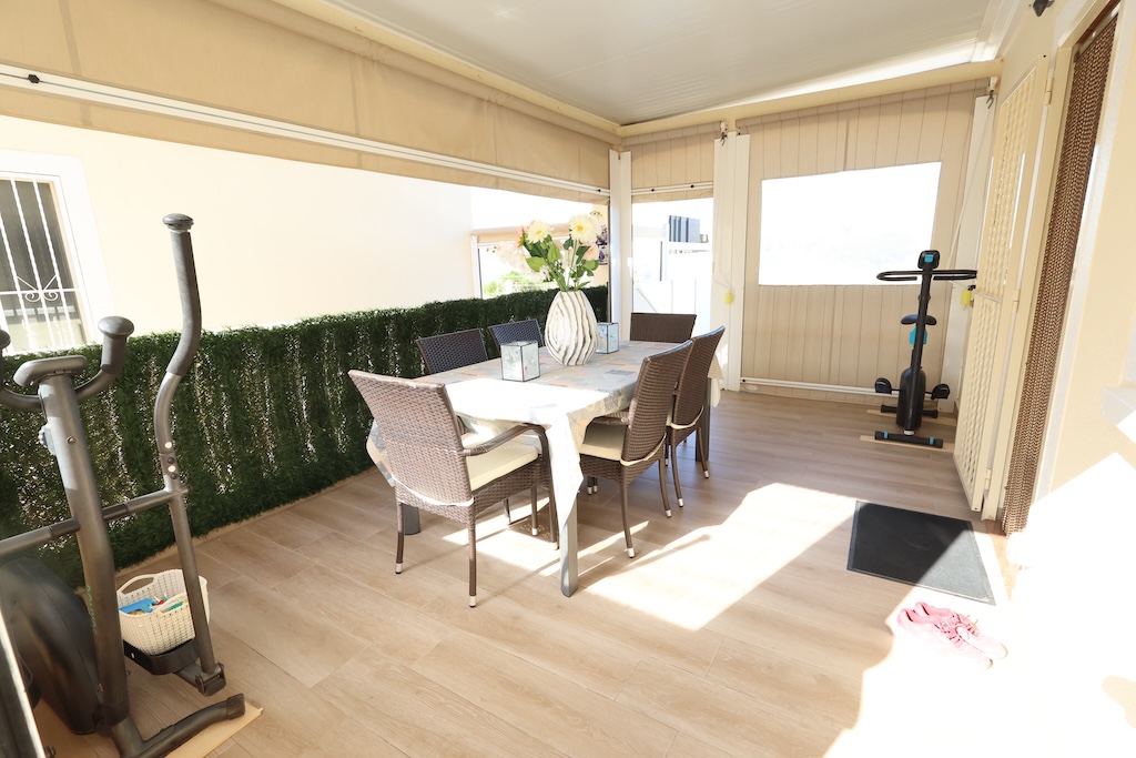 VILLA INDIVIDUELLE ORIENTÉE PLEIN SUD AVEC SOUS-SOL ET PISCINE COMMUNE – LOMAS DE CABO ROIG