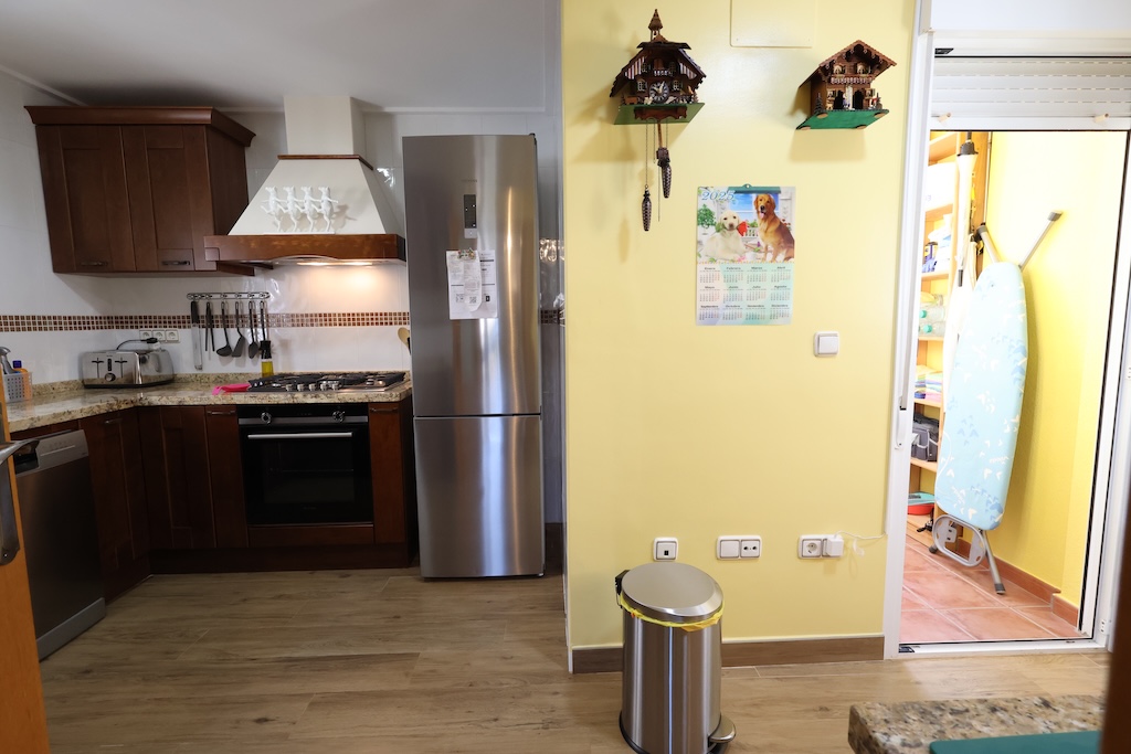 VILLA INDIVIDUELLE ORIENTÉE PLEIN SUD AVEC SOUS-SOL ET PISCINE COMMUNE – LOMAS DE CABO ROIG