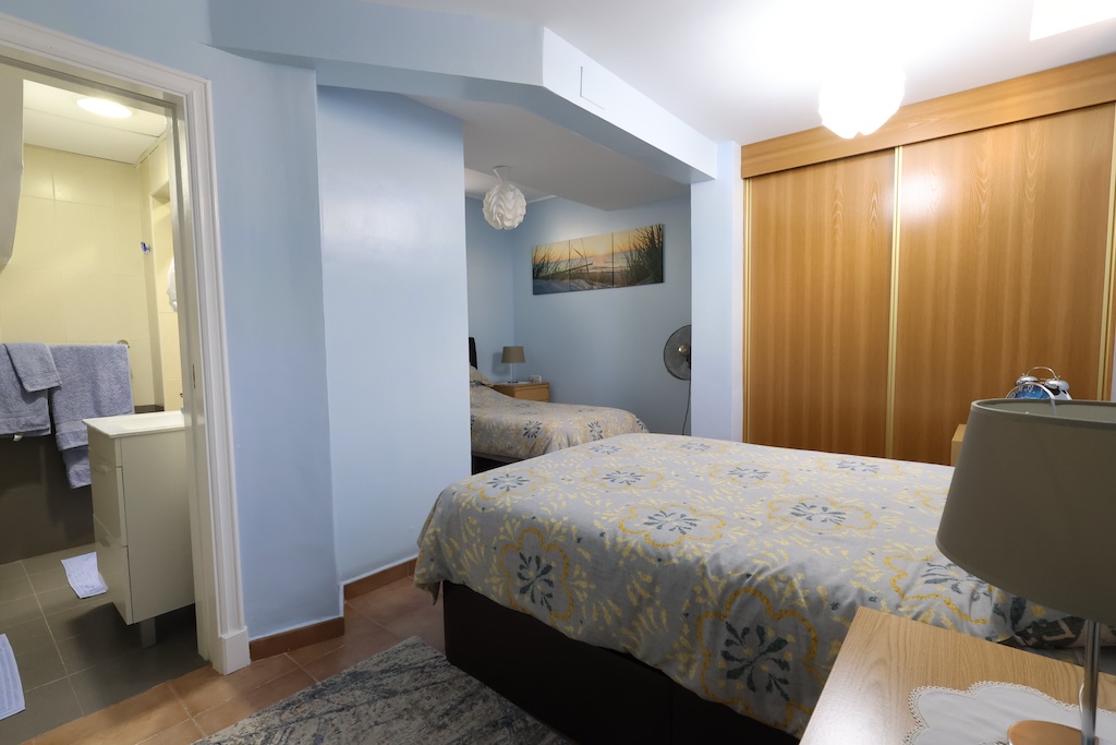 VILLA INDIVIDUELLE ORIENTÉE PLEIN SUD AVEC SOUS-SOL ET PISCINE COMMUNE – LOMAS DE CABO ROIG