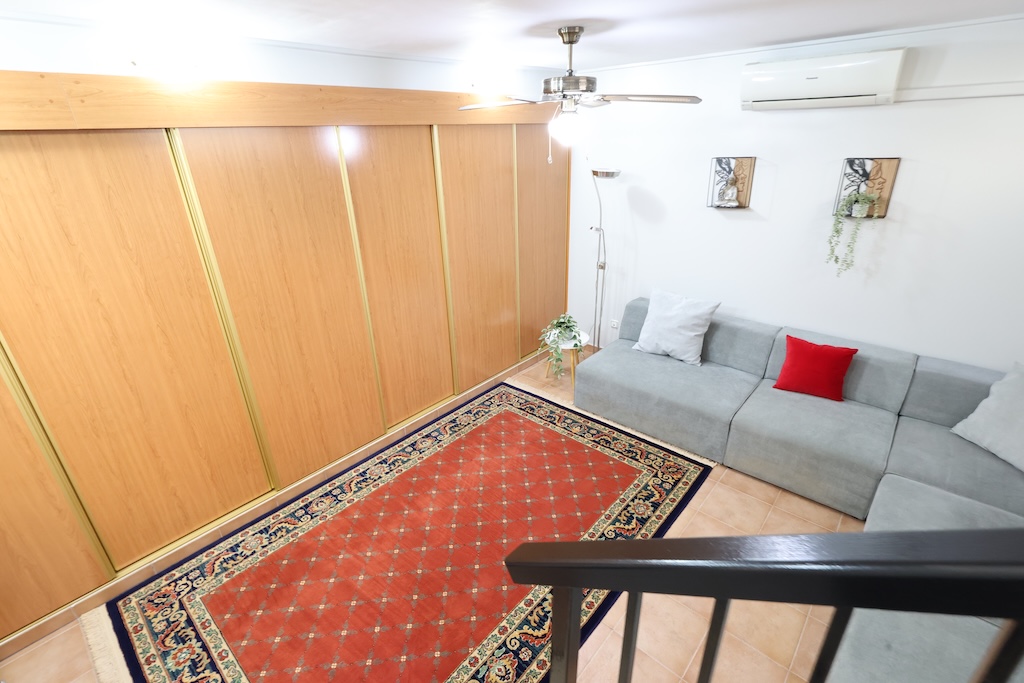 VILLA INDIVIDUELLE ORIENTÉE PLEIN SUD AVEC SOUS-SOL ET PISCINE COMMUNE – LOMAS DE CABO ROIG