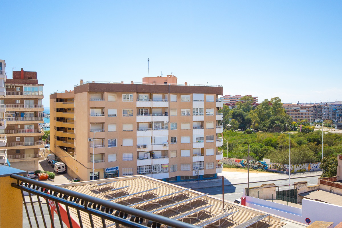 ATTICO LUMINOSO A 300 METRI DAL MARE A TORREVIEJA - GODITI L'AUTENTICO STILE DI VITA MEDITERRANEO