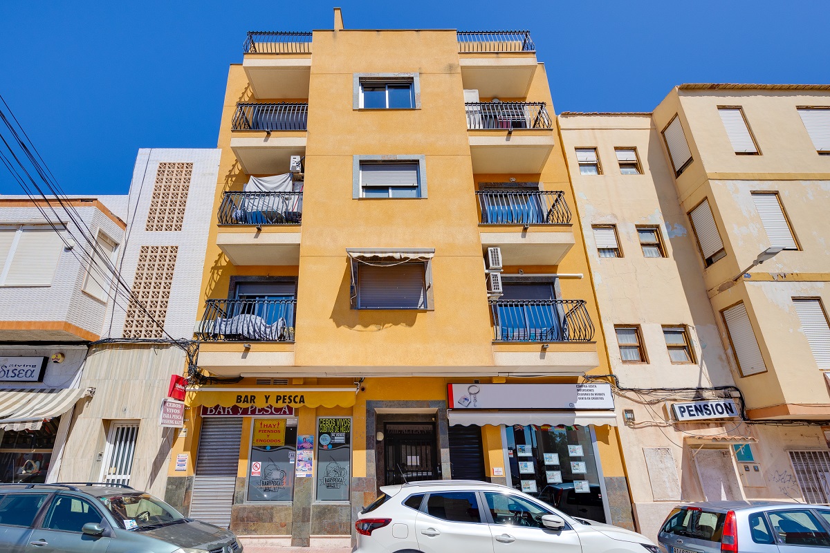 ATTICO LUMINOSO A 300 METRI DAL MARE A TORREVIEJA - GODITI L'AUTENTICO STILE DI VITA MEDITERRANEO