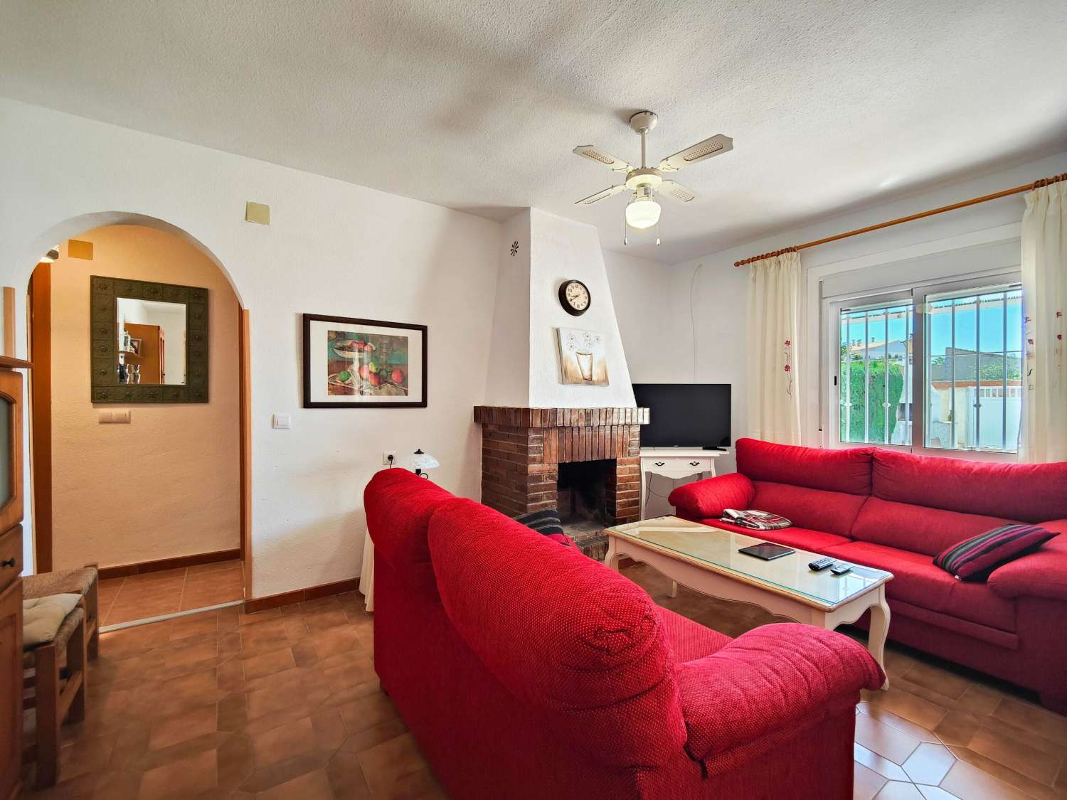 RENOVERET BUNGALOW I STUEETAGEN, SYDVENDT, MED STOR HAVE I LA REGIA - ORIHUELA COSTA