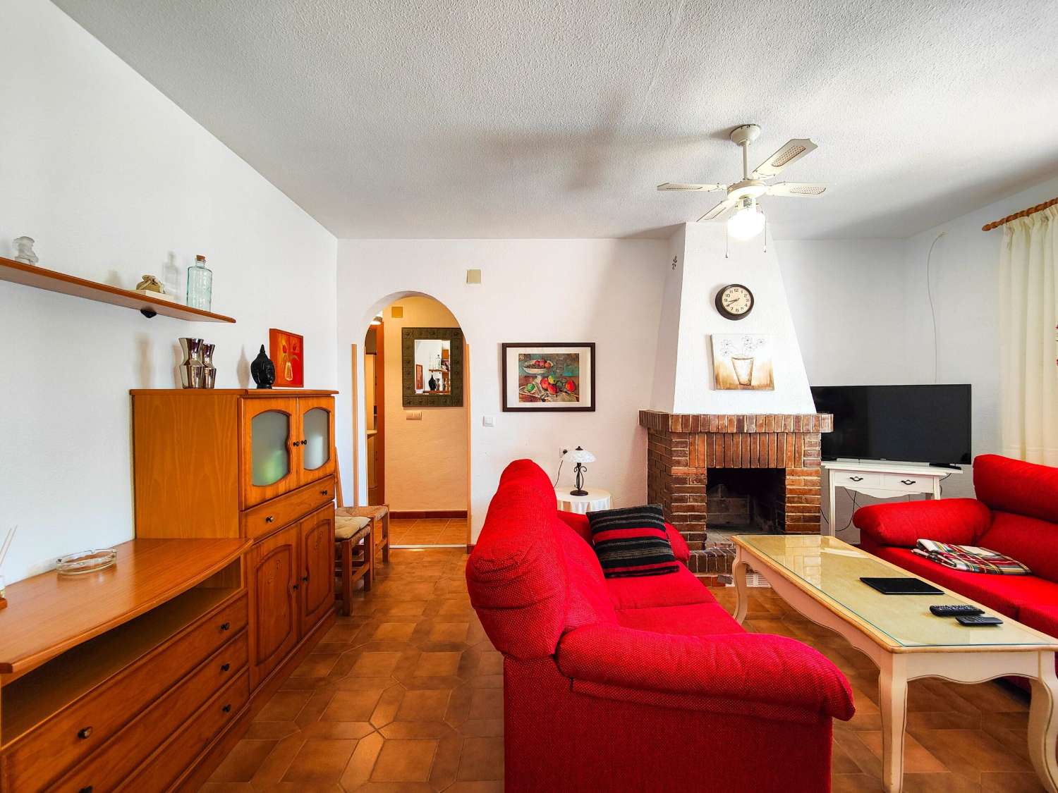 RENOVERET BUNGALOW I STUEETAGEN, SYDVENDT, MED STOR HAVE I LA REGIA - ORIHUELA COSTA