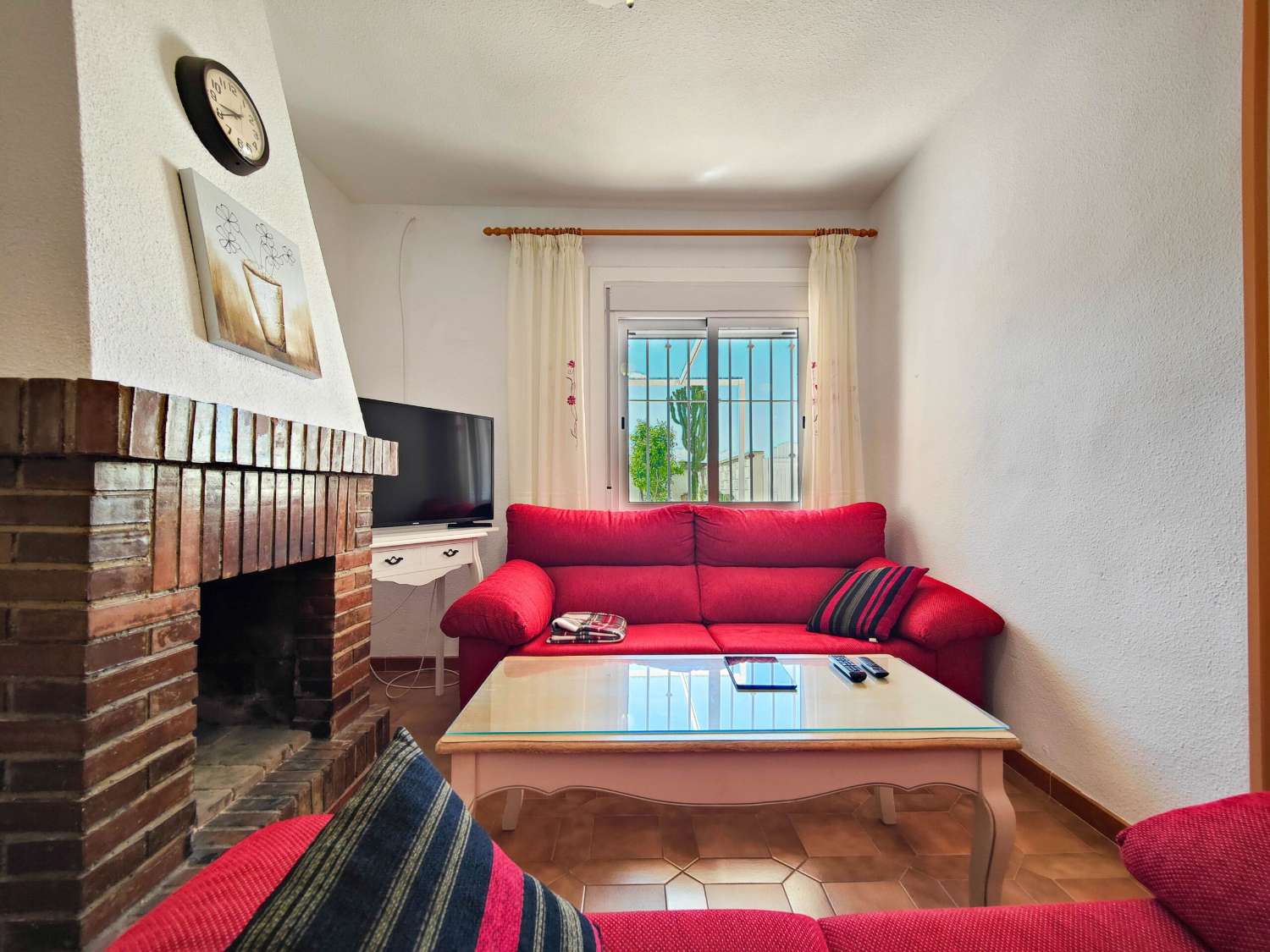 RENOVERET BUNGALOW I STUEETAGEN, SYDVENDT, MED STOR HAVE I LA REGIA - ORIHUELA COSTA