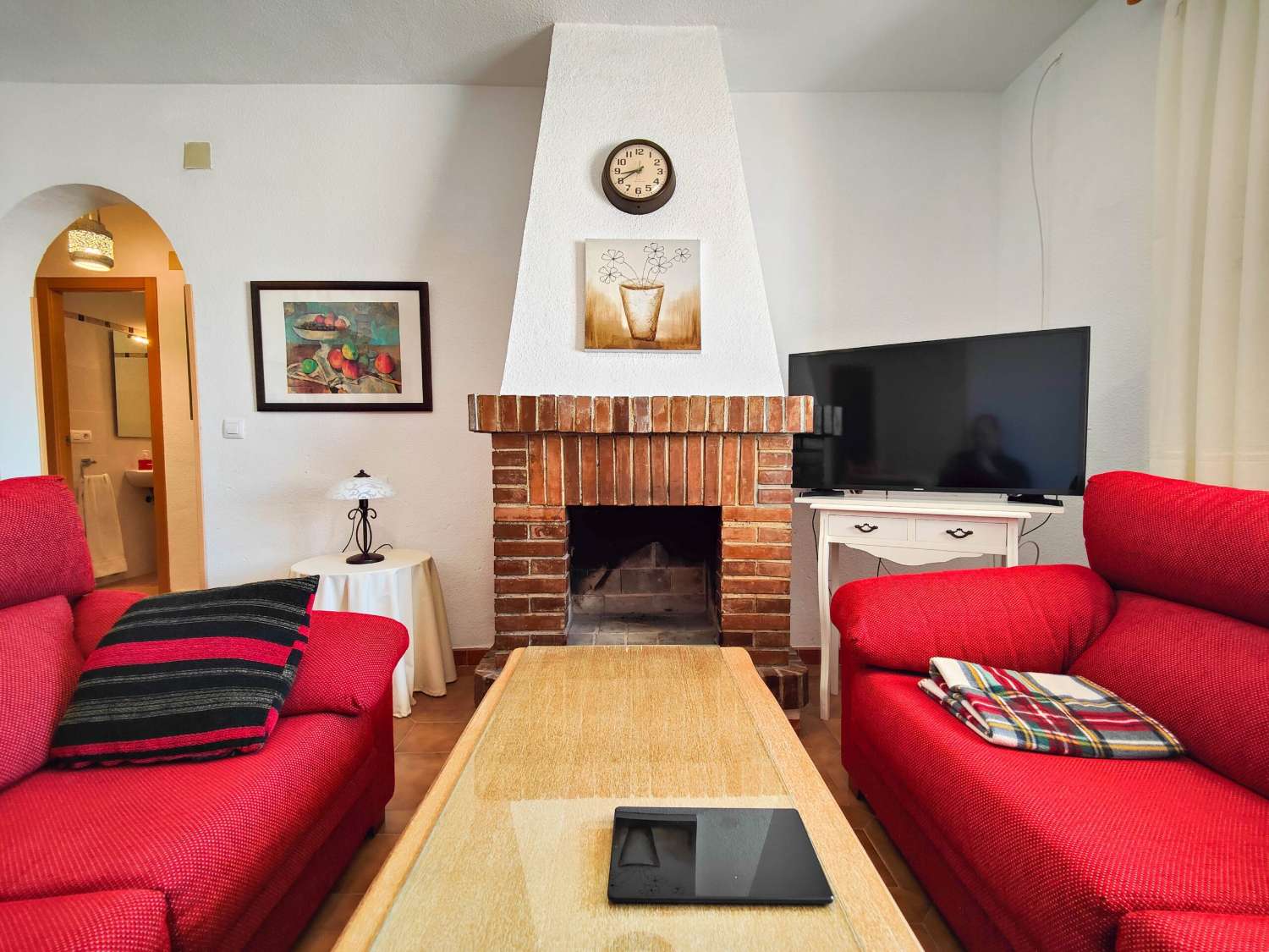 RENOVERET BUNGALOW I STUEETAGEN, SYDVENDT, MED STOR HAVE I LA REGIA - ORIHUELA COSTA
