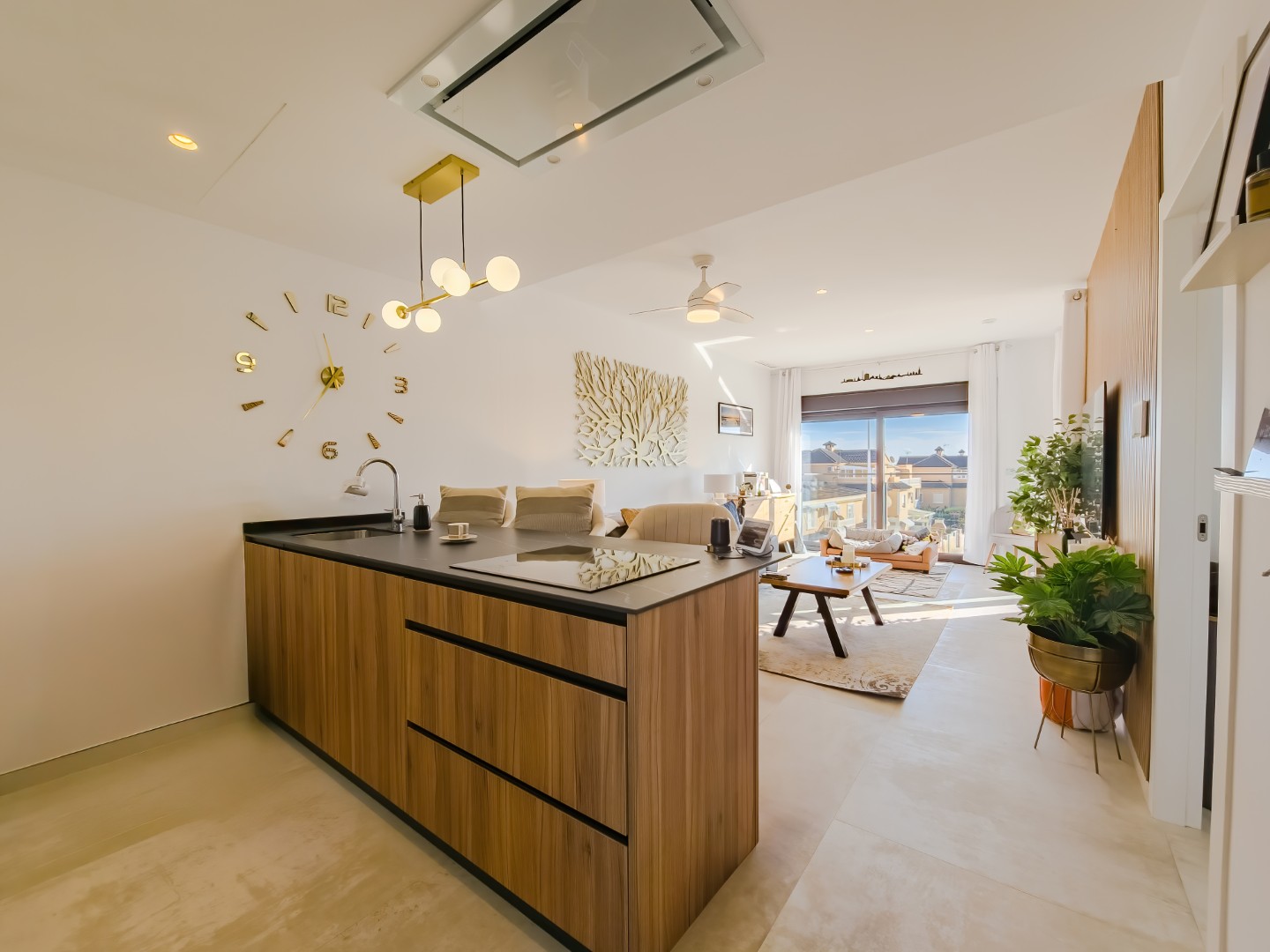 位于 ZENIA STAR 的令人惊叹的豪华公寓，可欣赏海景，距离海滩仅几步之遥