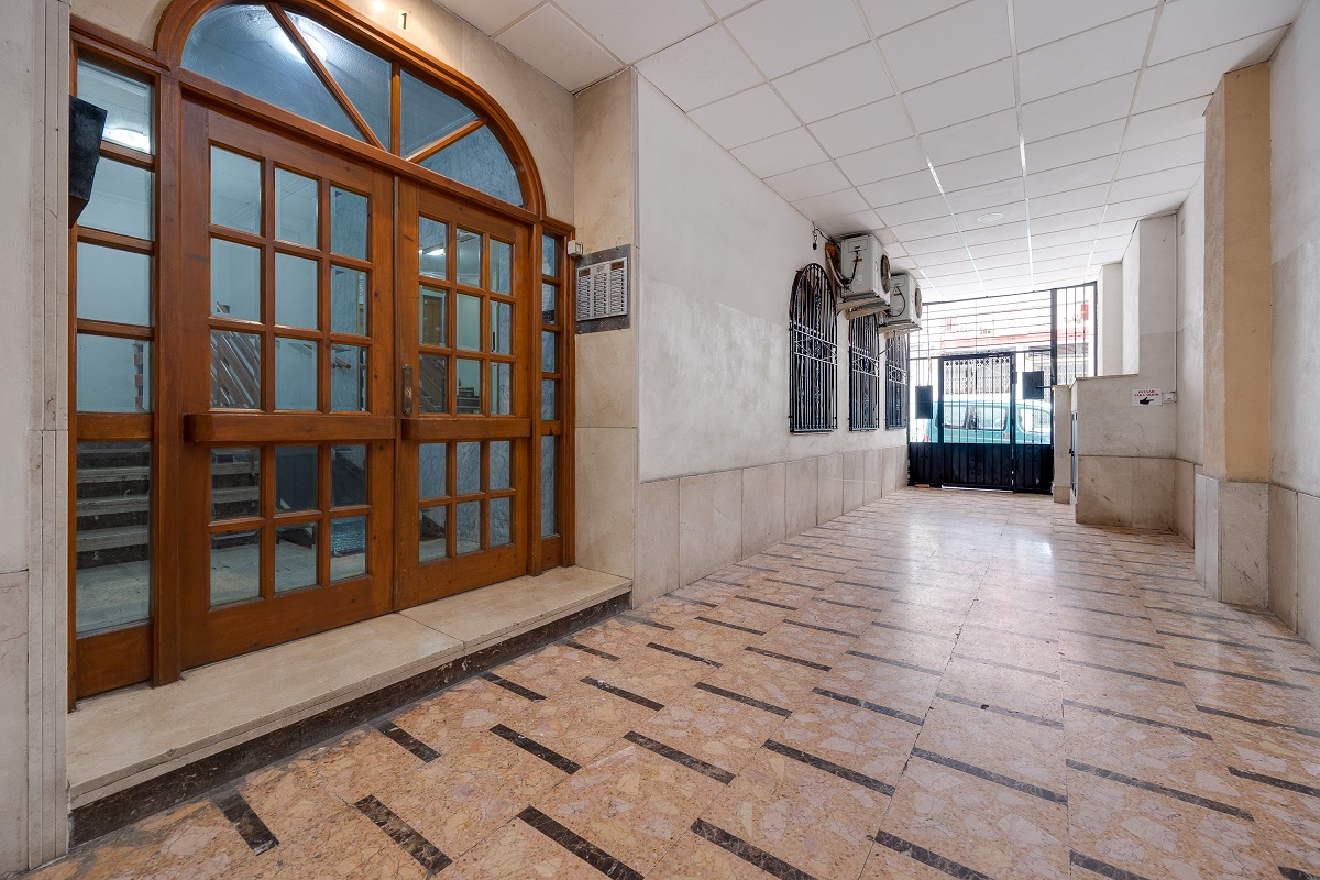 ENCANTADOR APARTAMENTO CON PISCINA, PARKING Y LICENCIA TURÍSTICA