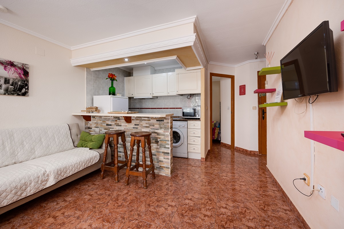 ENCANTADOR APARTAMENTO CON PISCINA, PARKING Y LICENCIA TURÍSTICA