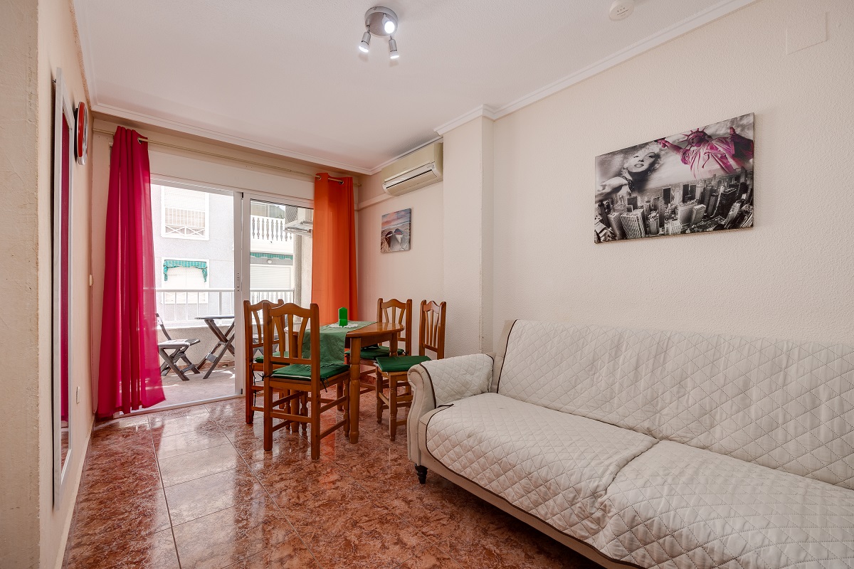 ENCANTADOR APARTAMENTO CON PISCINA, PARKING Y LICENCIA TURÍSTICA