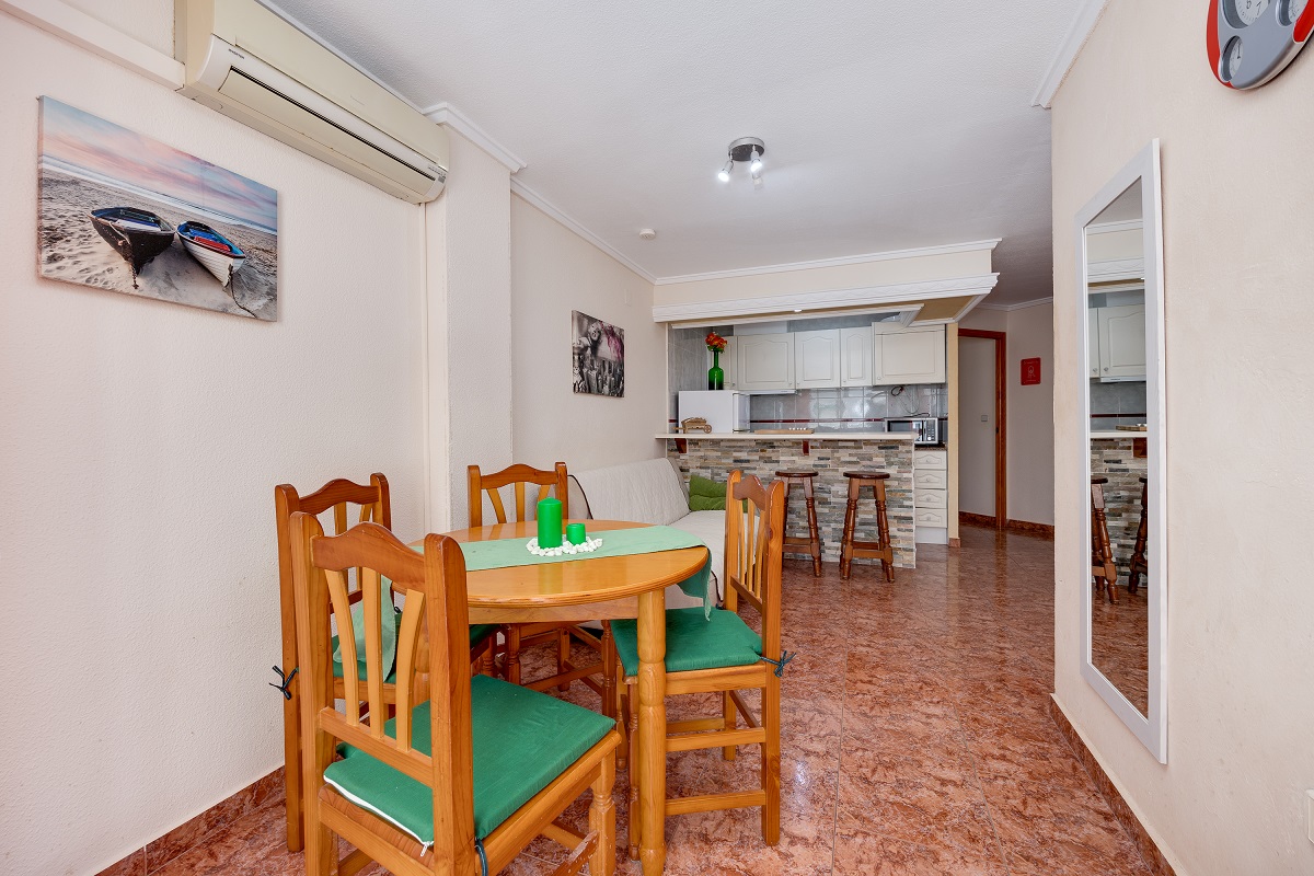 ENCANTADOR APARTAMENTO CON PISCINA, PARKING Y LICENCIA TURÍSTICA