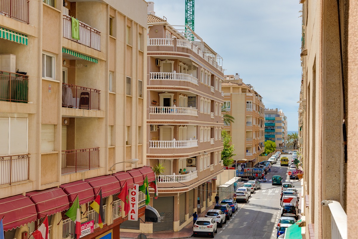 ENCANTADOR APARTAMENTO CON PISCINA, PARKING Y LICENCIA TURÍSTICA
