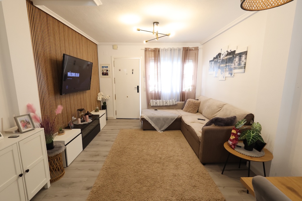 ADOSADO DÚPLEX CON TERRAZA Y ACCESO DIRECTO A LA PISCINA EN TORRE DE LA HORADADA