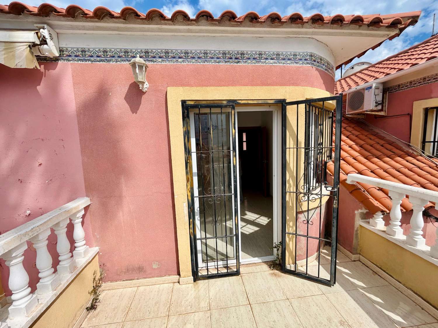COZY HOUSE FOR SALE IN EL CHAPARRAL – TORREVIEJA