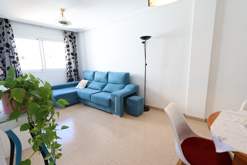 TORREVIEJA – 舒适的公寓，中心区域设有游泳池、车库和储藏室