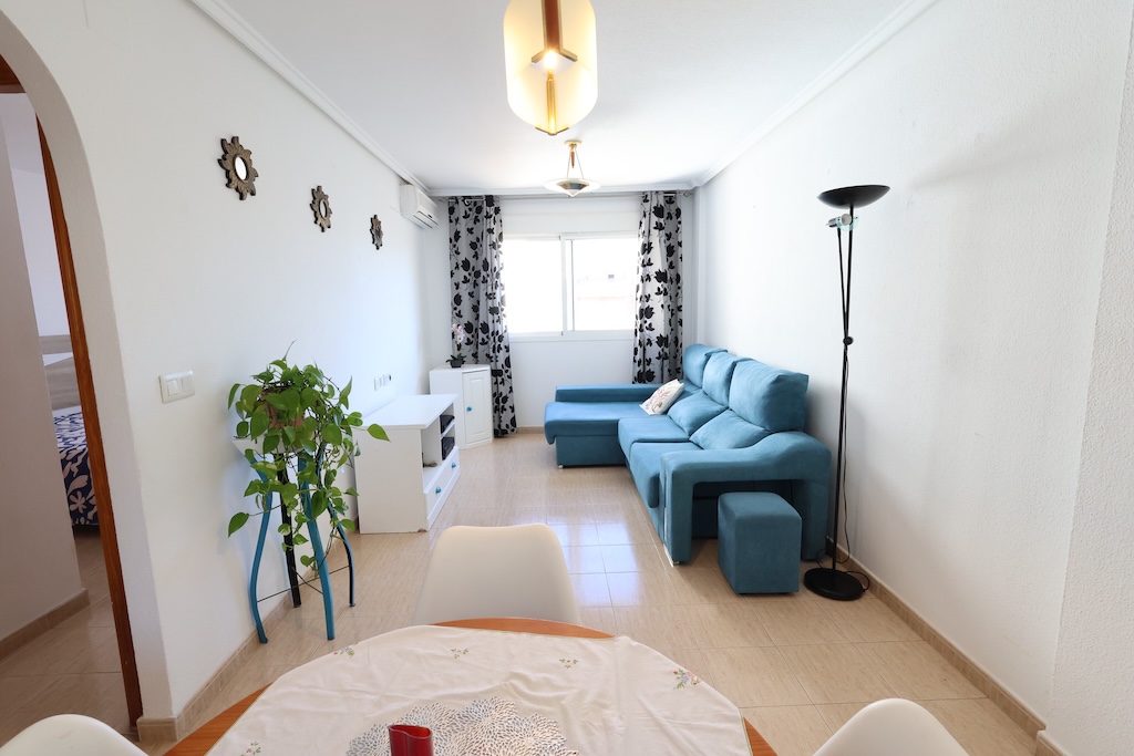 TORREVIEJA – 舒适的公寓，中心区域设有游泳池、车库和储藏室