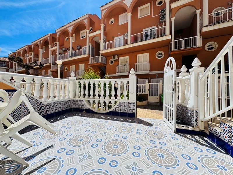 位于拉马塔 （LA MATA） 的完美复式公寓，可欣赏泳池、花园和海景
