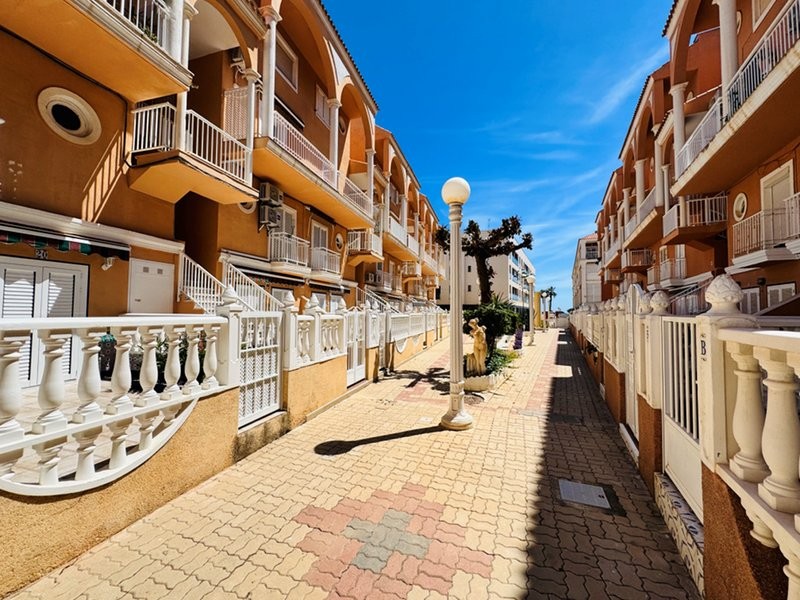 位于拉马塔 （LA MATA） 的完美复式公寓，可欣赏泳池、花园和海景