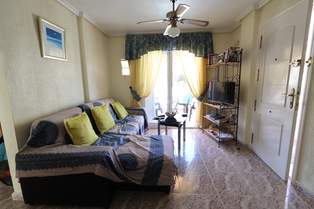 BUNGALOW ALL'ULTIMO PIANO CON SOLARIUM PRIVATO E ORIENTAMENTO SUD NELLA ZONA RESIDENZIALE COLINAS PUERTA REAL I