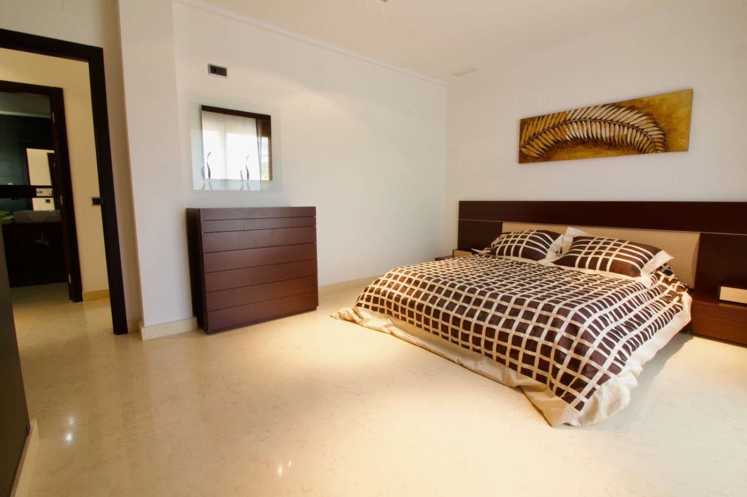 LUXURY VILLA IN CABO ROIG WITH A PLOT OF 1,095 m², PRIVATE POOL AND HIGH-END FINISHES