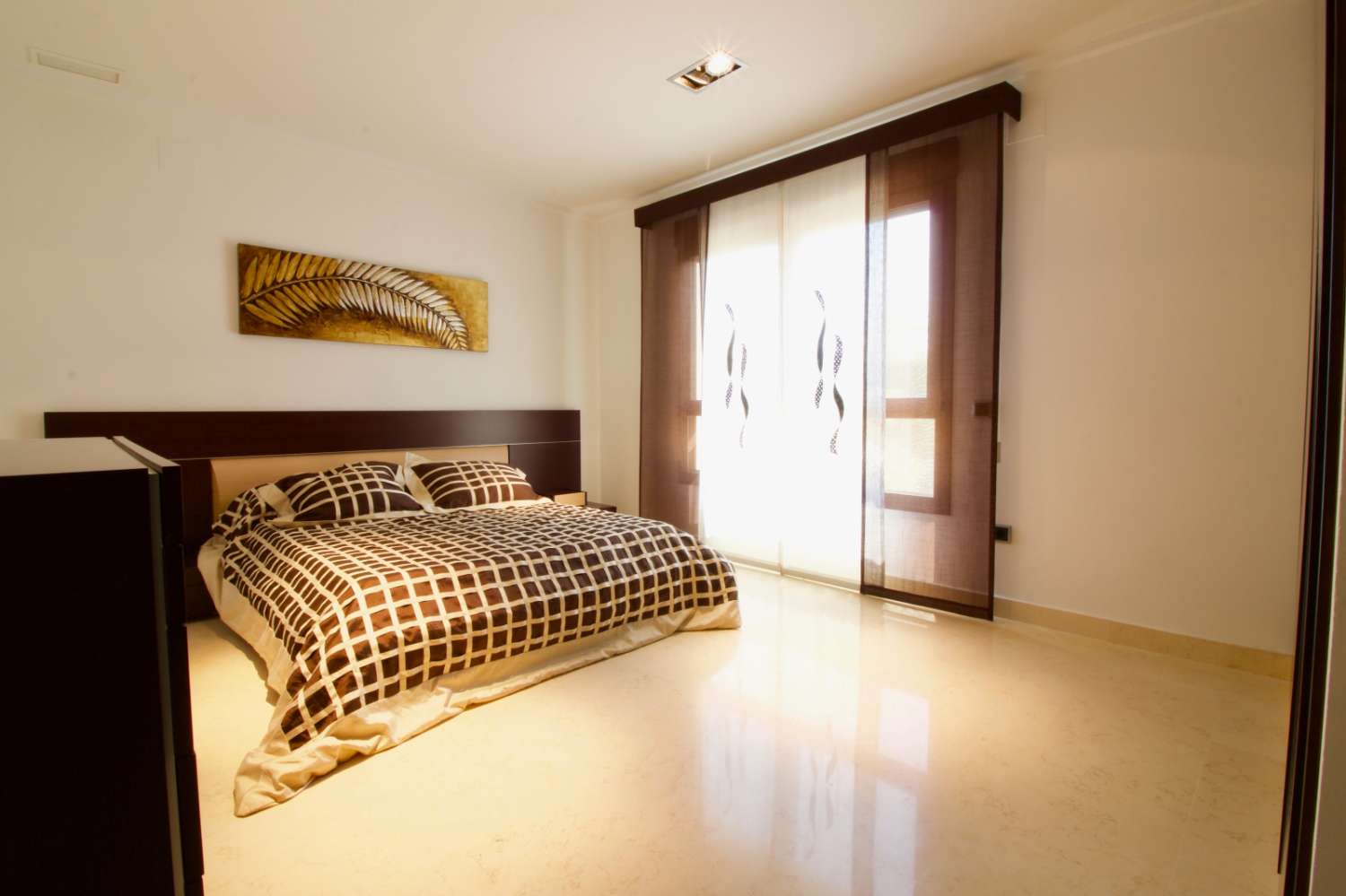 LUXURY VILLA IN CABO ROIG WITH A PLOT OF 1,095 m², PRIVATE POOL AND HIGH-END FINISHES
