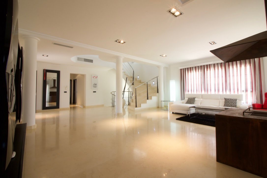 LUXURY VILLA IN CABO ROIG WITH A PLOT OF 1,095 m², PRIVATE POOL AND HIGH-END FINISHES