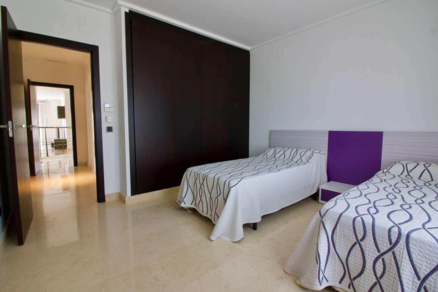 LUXURY VILLA IN CABO ROIG WITH A PLOT OF 1,095 m², PRIVATE POOL AND HIGH-END FINISHES