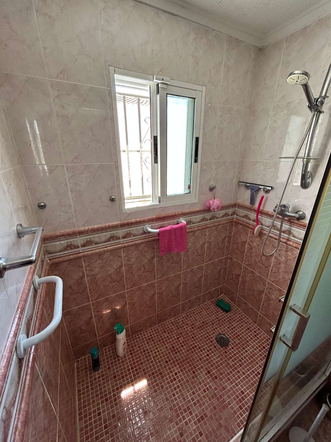 TOWNHOUSE WITH PRIVATE POOL AND PLOT OF 287 M² IN URBANIZATION SAN LUIS – TORREVIEJA