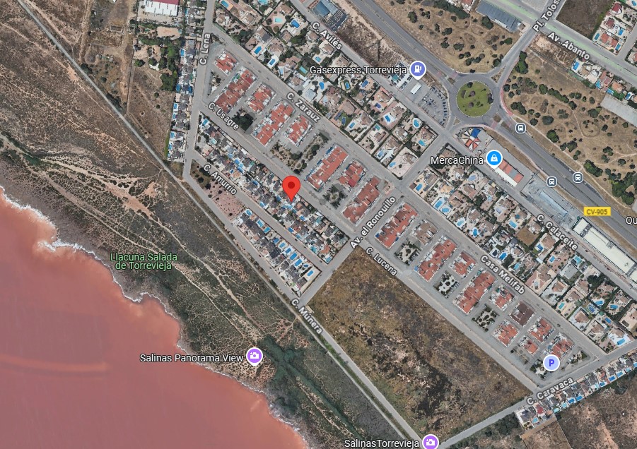 TOWNHOUSE WITH PRIVATE POOL AND PLOT OF 287 M² IN URBANIZATION SAN LUIS – TORREVIEJA