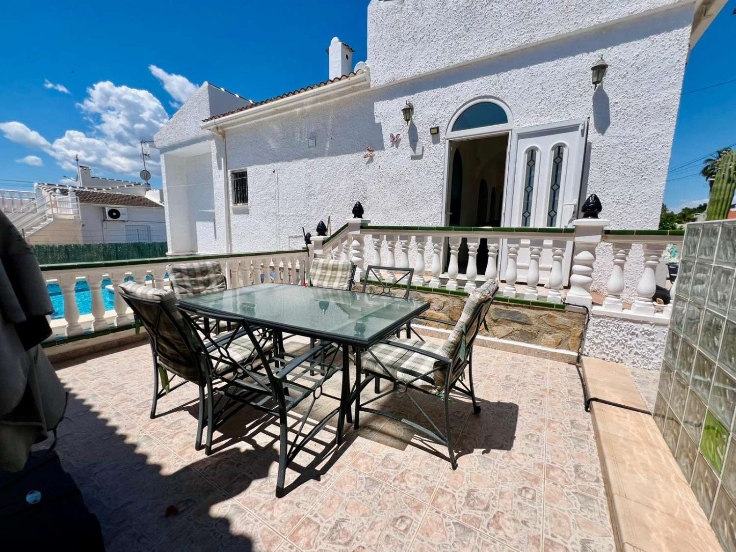 TOWNHOUSE WITH PRIVATE POOL AND PLOT OF 287 M² IN URBANIZATION SAN LUIS – TORREVIEJA