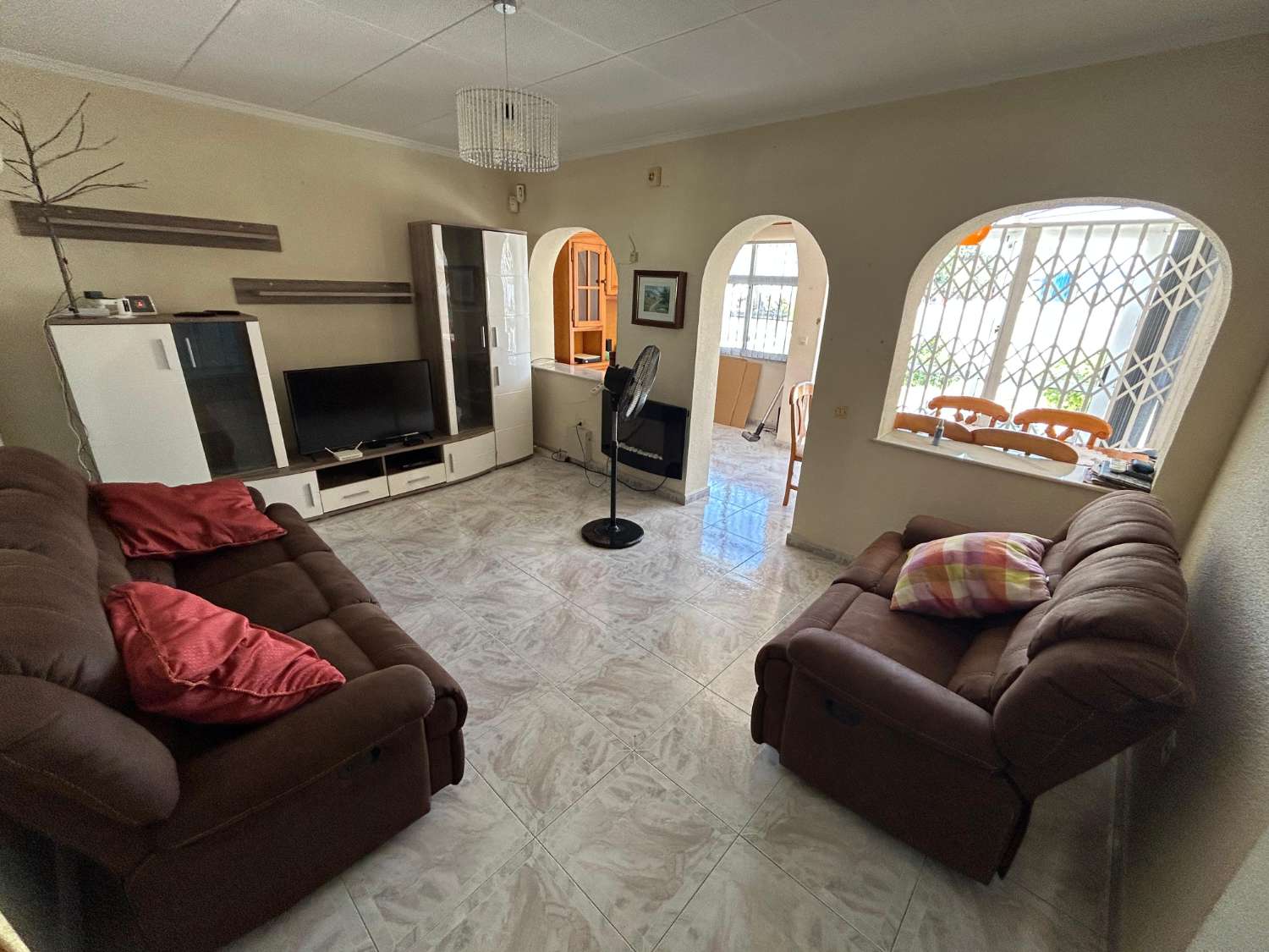 TOWNHOUSE WITH PRIVATE POOL AND PLOT OF 287 M² IN URBANIZATION SAN LUIS – TORREVIEJA