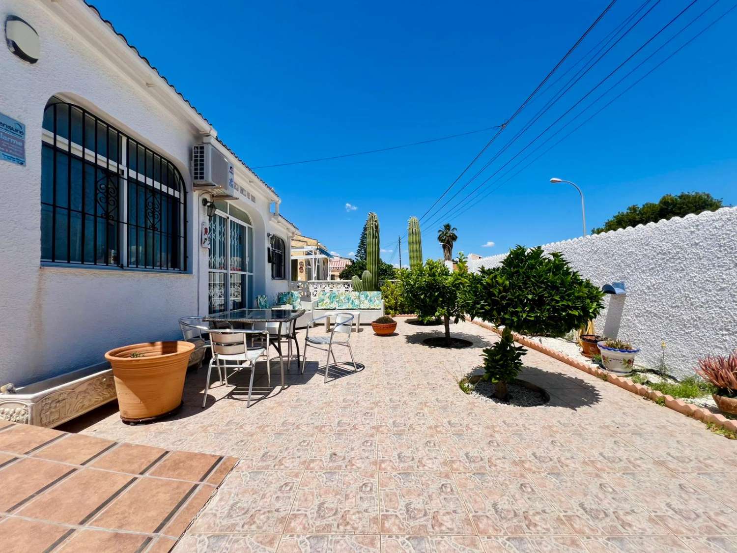 TOWNHOUSE WITH PRIVATE POOL AND PLOT OF 287 M² IN URBANIZATION SAN LUIS – TORREVIEJA