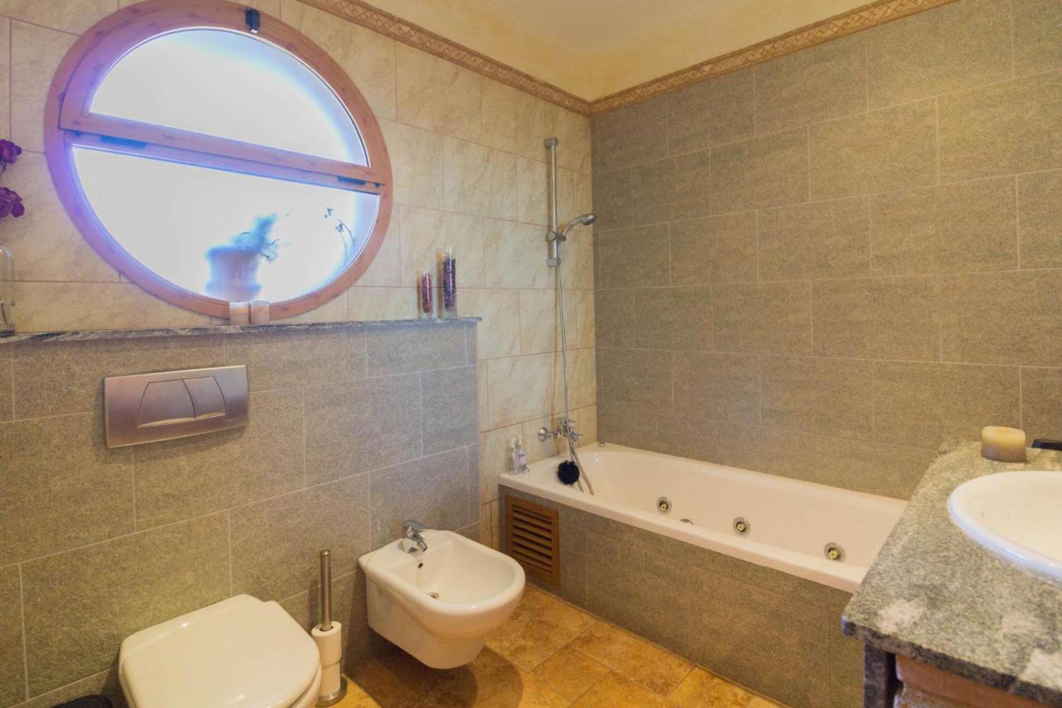 SPECTACULAR DETACHED VILLA OF MORE THAN 330 m² WITH VIEWS OF THE SIERRA DE REDOVÁN