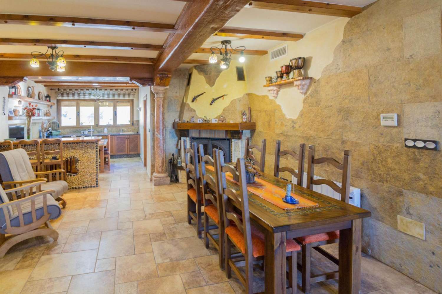 SPECTACULAR DETACHED VILLA OF MORE THAN 330 m² WITH VIEWS OF THE SIERRA DE REDOVÁN