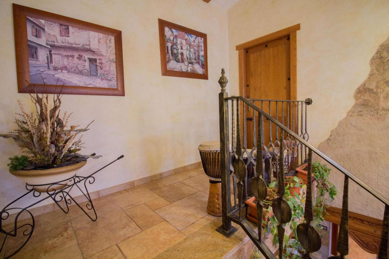 SPECTACULAR DETACHED VILLA OF MORE THAN 330 m² WITH VIEWS OF THE SIERRA DE REDOVÁN