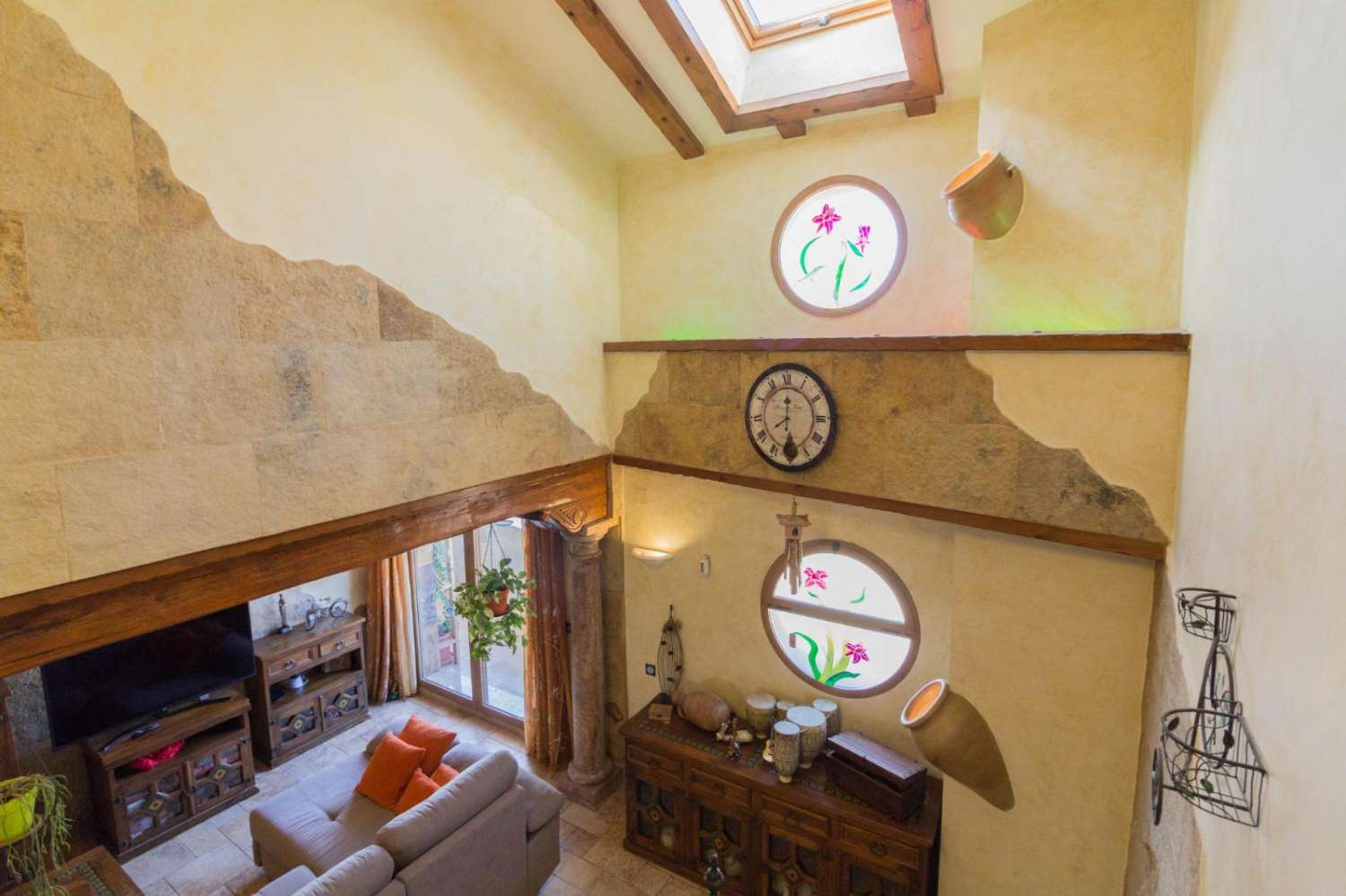 SPECTACULAR DETACHED VILLA OF MORE THAN 330 m² WITH VIEWS OF THE SIERRA DE REDOVÁN