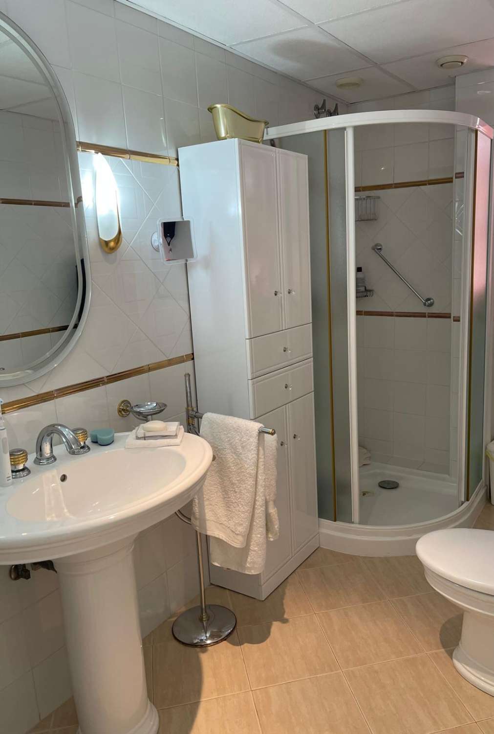 MEZONETOVÝ PENTHOUSE S PĚTI TERASAMI, GARÁŽÍ, PŘIROZENÝM SVĚTLEM A VŠESTRANNÝMI PROSTORY