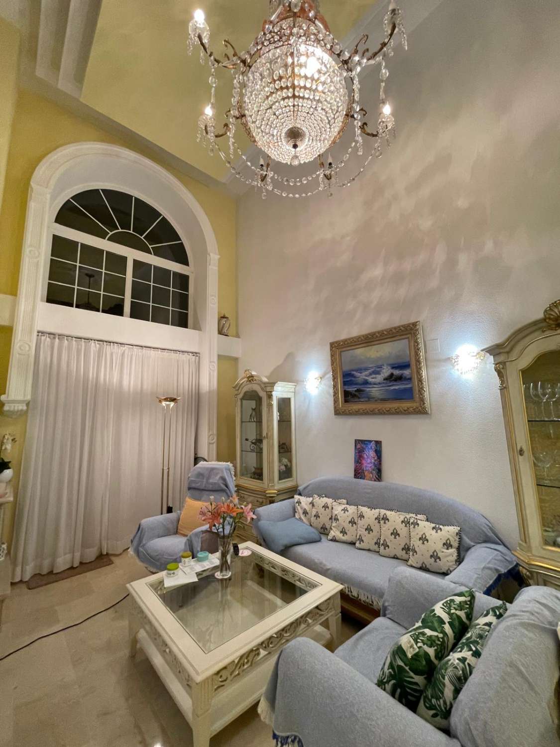 MEZONETOVÝ PENTHOUSE S PĚTI TERASAMI, GARÁŽÍ, PŘIROZENÝM SVĚTLEM A VŠESTRANNÝMI PROSTORY