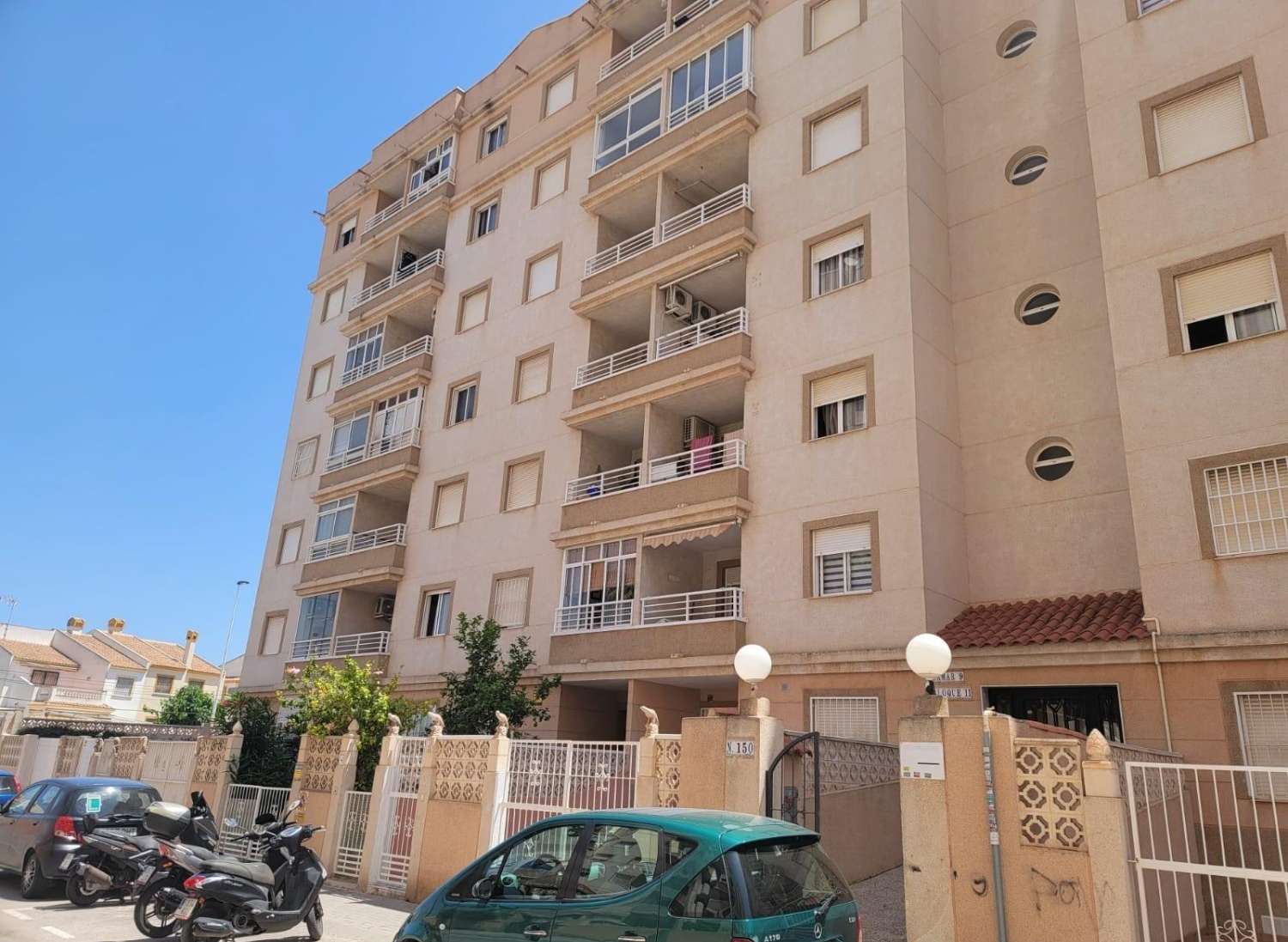 APARTMENT IN PRIVATE RESIDENTIAL WITH POOL IN NUEVA TORREVIEJA