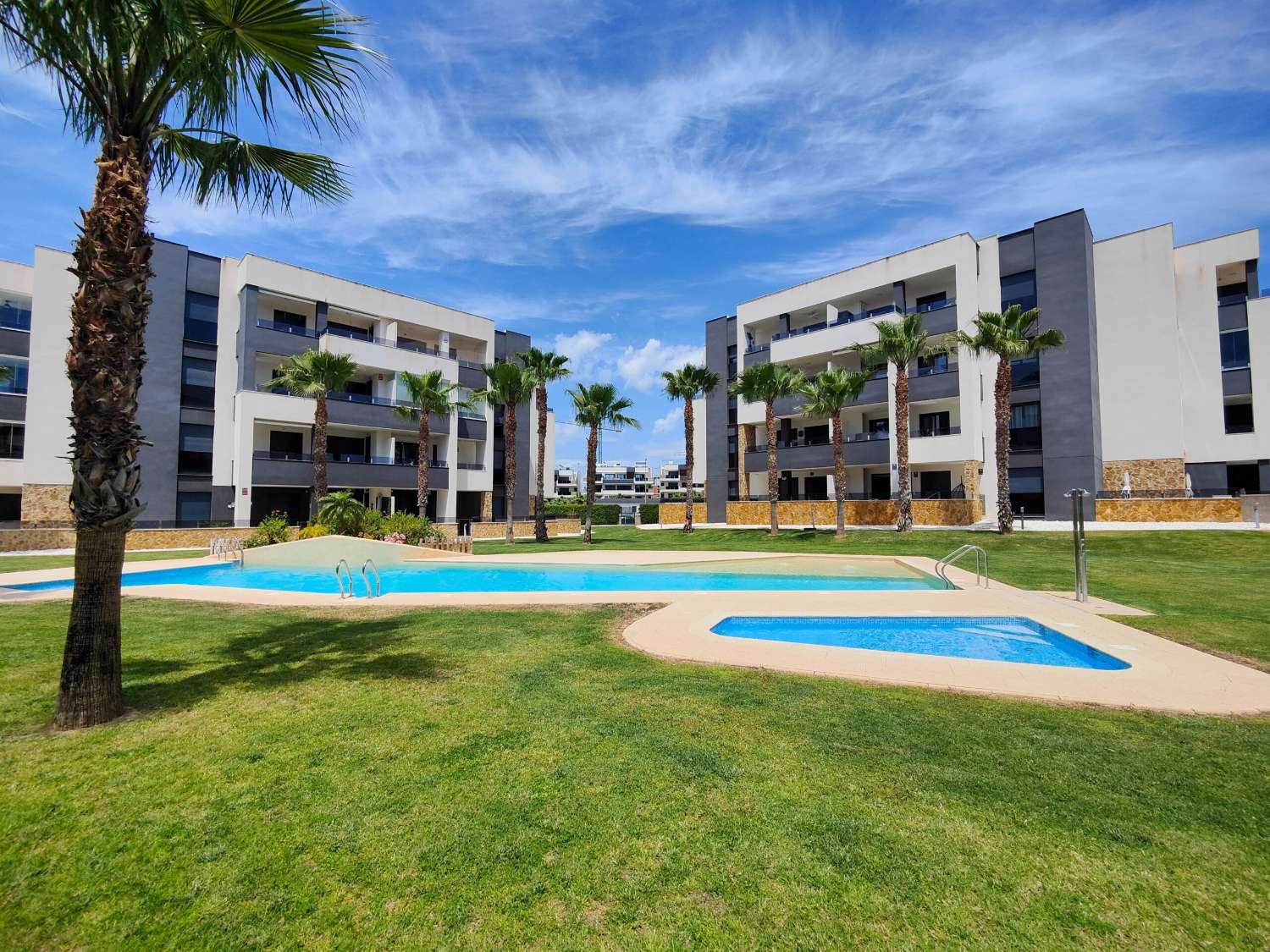 MODERN GROUND FLOOR APARTMENT WITH CORNER TERRACE IN RESIDENCIAL AMANECER VI – ORIHUELA COSTA